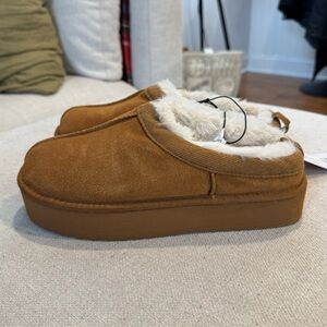 Joyspun Women's Ultra Short Faux Suede Platform Clog Slippers, Sz 7, NWT